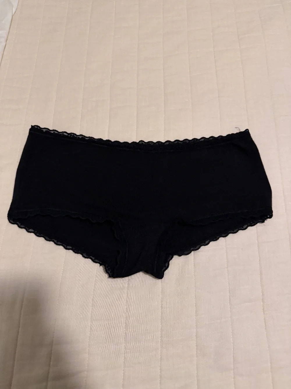 Victoria's Secret Low Rise Boy Short in Black Size M